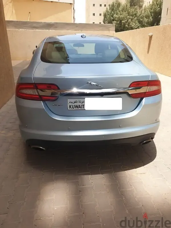 جاكوار XF 2012